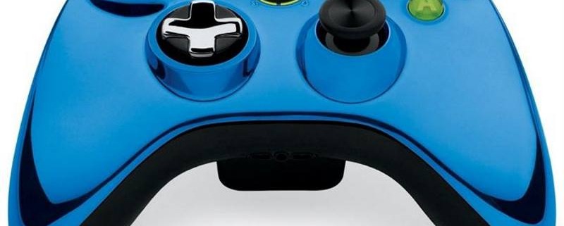 Xbox 360 à pas cher d'occasion en version Slim avec une magnifique manette bleue